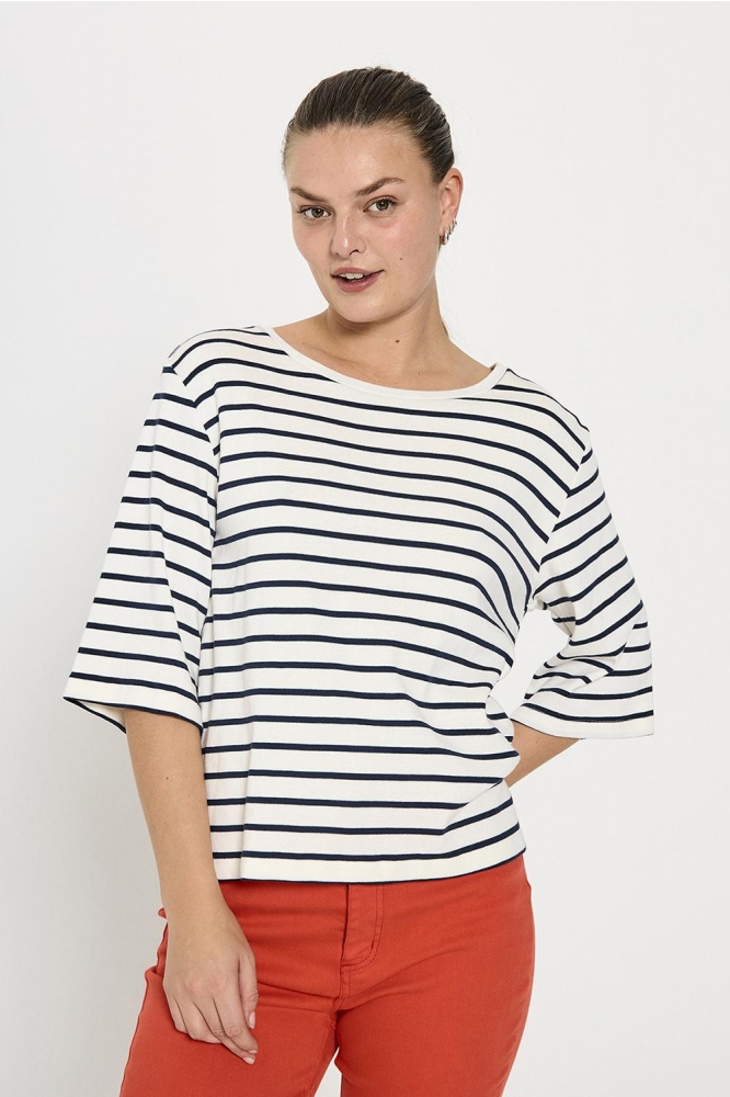 FQMILA TEE 205629 STAR OFF WHITE W NAVY BLAZER