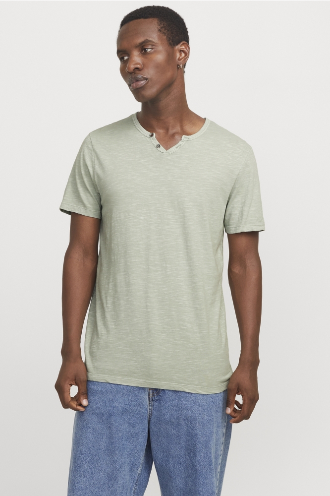 JJESPLIT NECK TEE SS NOOS 12164972 Iceberg Green