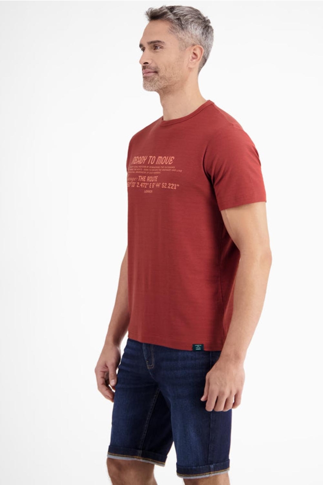 TSHIRT MET TEKST 2533025 331 EARTH RED