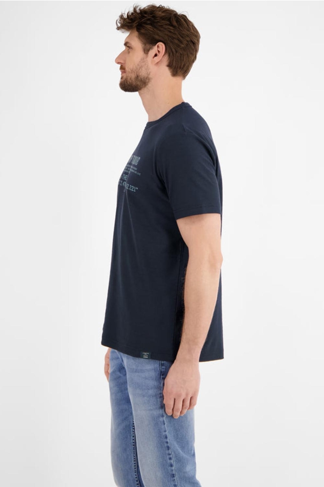 T SHIRT MET TEKST 2533025 485 CLASSIC NAVY