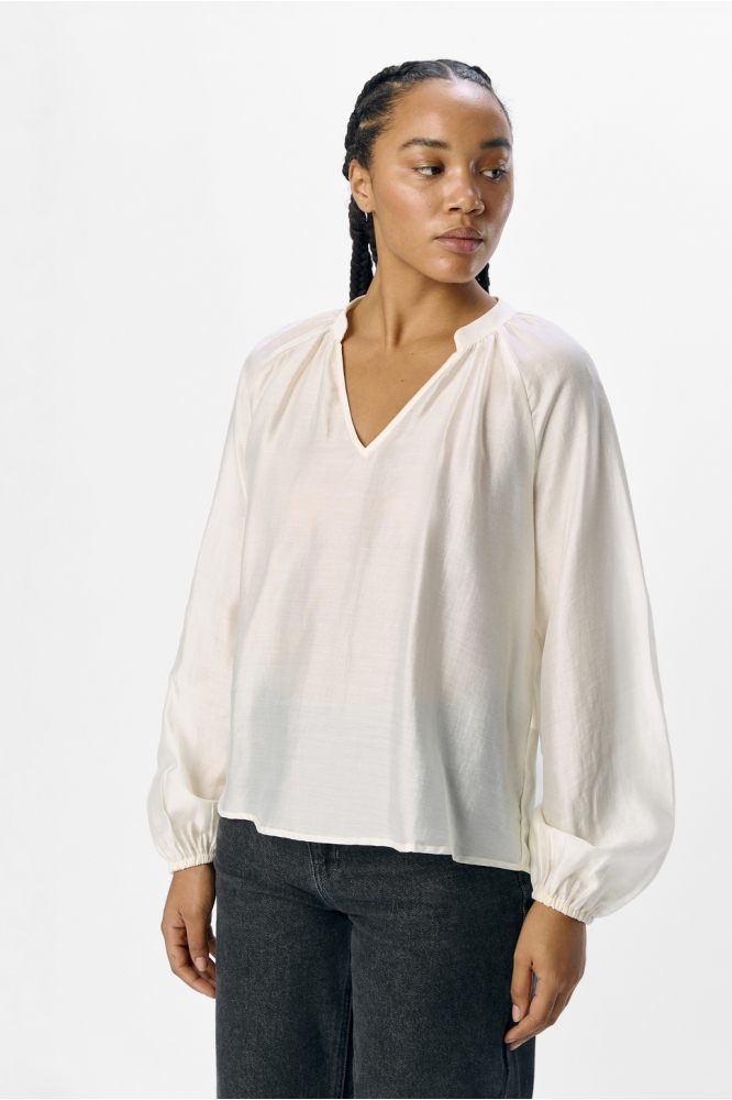 OBJHEIDI L/S LO V-NECK TOP NOOS 23045697 Cloud Dancer