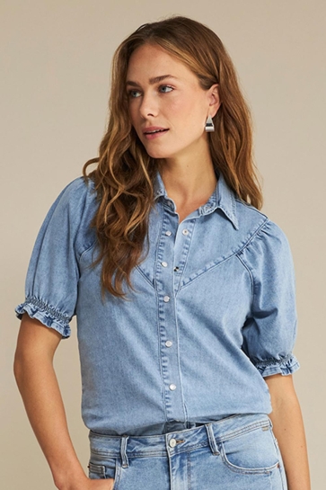 Dit is ook leuk van Red Button Blouse