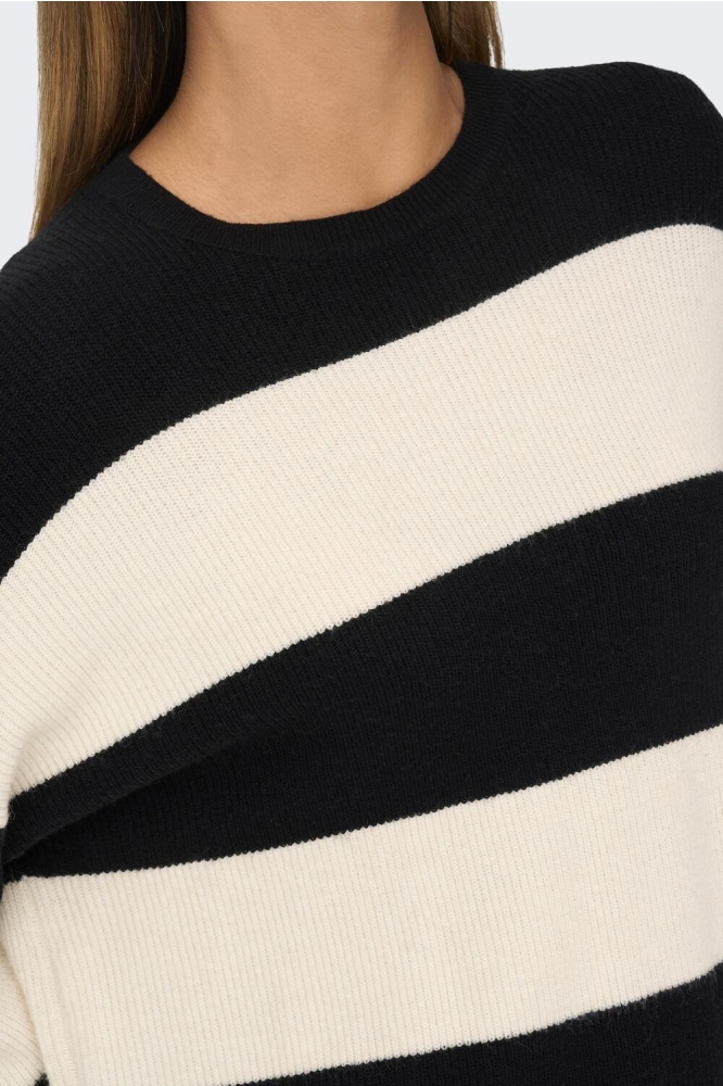 ONLATIA L/S STRIPE PULLOVER KNT NOO 15220044 Black/Whitecap G