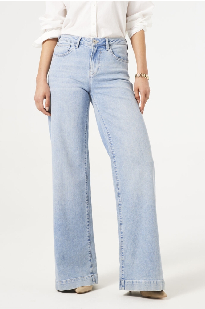 CELIA WIDE JEANS 249 5124 LIGHT USED