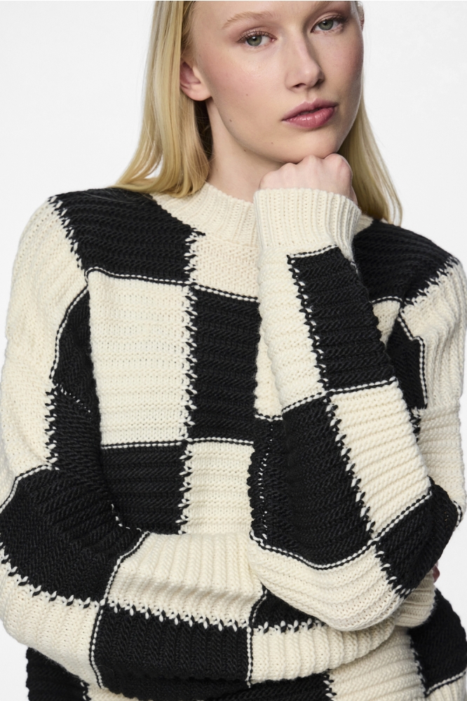 PCNAMIE LS ONECK KNIT BC 17151160 EGRET/BLACK