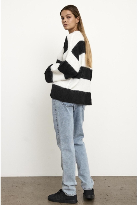 Noisy may nmsutton l/s oversize knit fwd noos