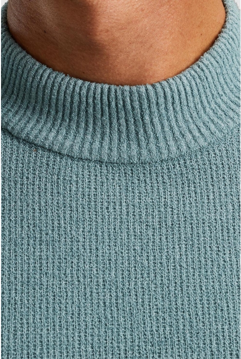 Cast Iron mock neck fine boucle