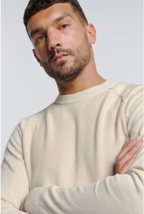 NO-EXCESS pullover crewneck solid relief knit