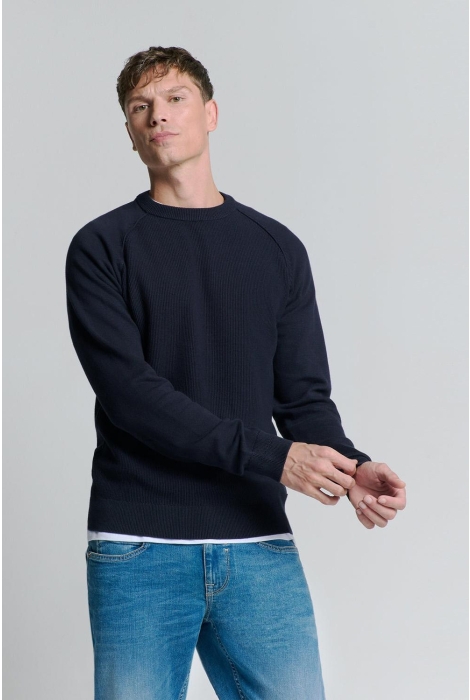 NO-EXCESS pullover crewneck solid relief knit