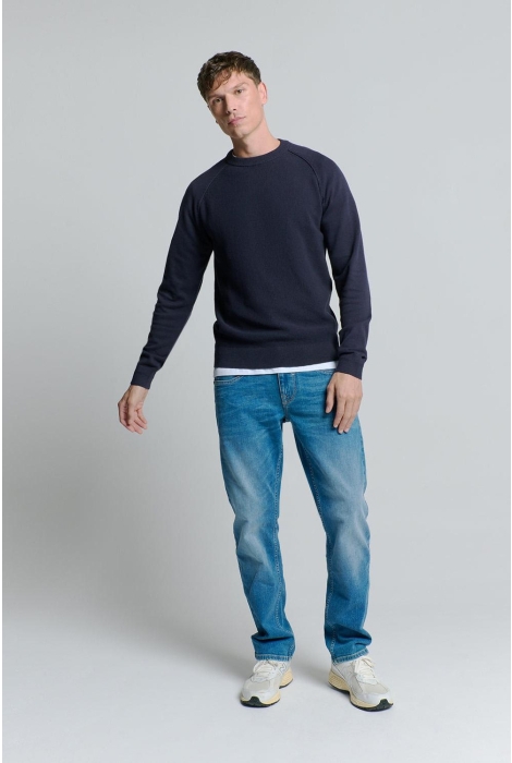 NO-EXCESS pullover crewneck solid relief knit