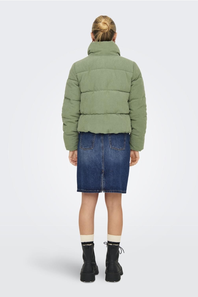 ONLNEWDOLLY CORDUROY PUFFER OTW NOO 15304768 HEDGE GREEN