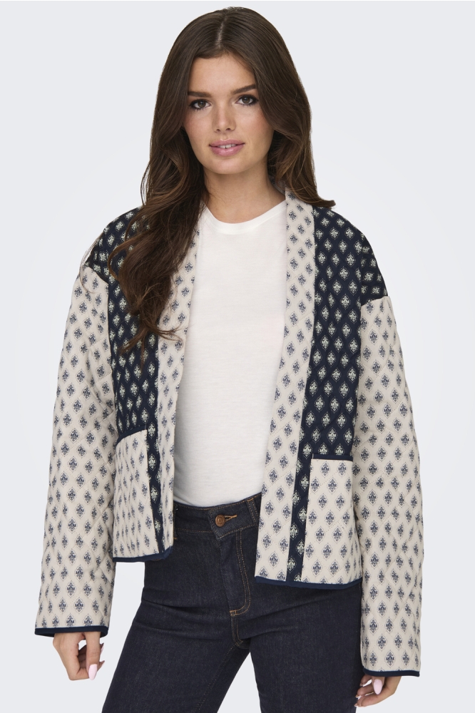 JDYAVALON L/S QUILTED JACKET WVN 15345479 EGRET/SKY CAPTAIN