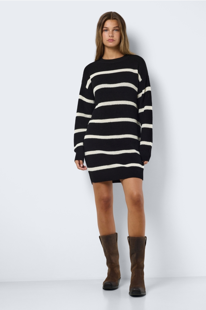 NMMAYSA L/S O-NECK KNIT DRESS NOOS 27027577 Black stripes eggnog