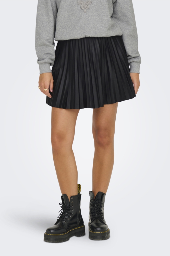 JDYSOYA PLEAT SHORT SKIRT JRS DIA 15339414 BLACK