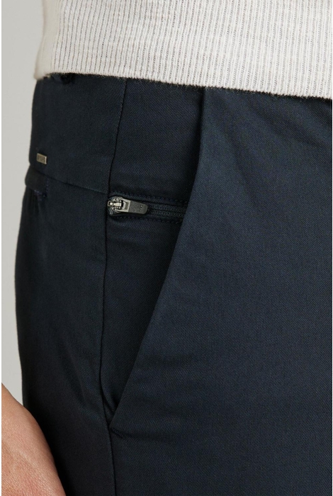 Vanguard v12 chino 4-way stretch twill