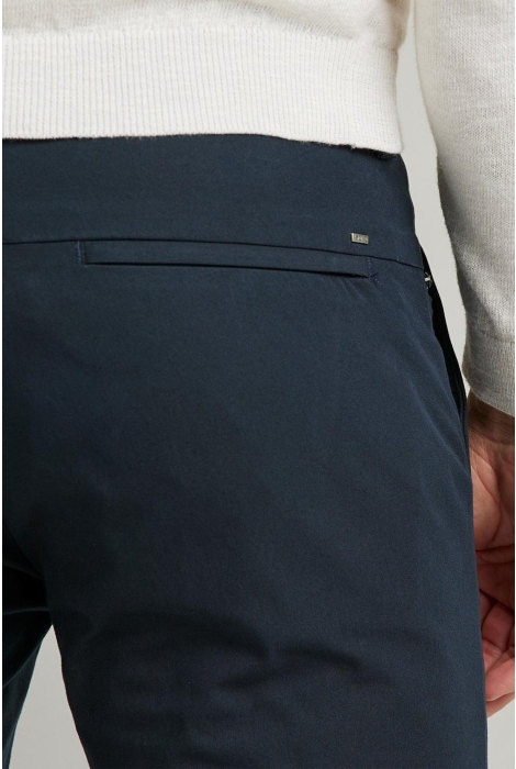 Vanguard v12 chino 4-way stretch twill