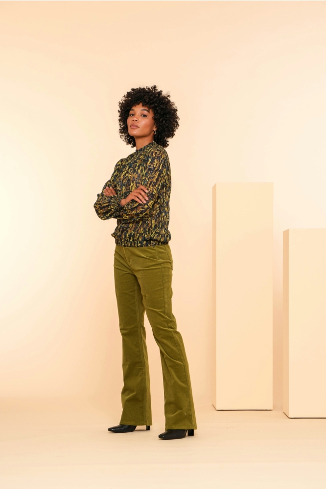 FLARE JEANS MET STRETCH 41529 10 560 olive green