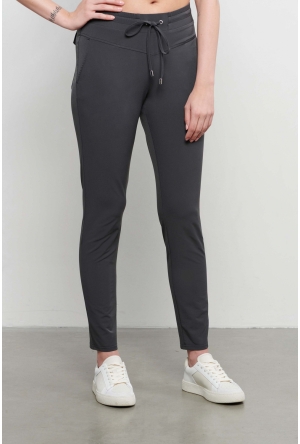 Dit is ook leuk van AndCo Woman Broek