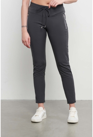 Dit is ook leuk van AndCo Woman Broek