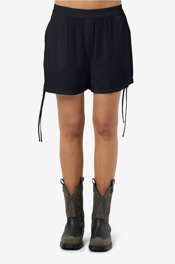 NMLEILANI TIE SHORTS WVN 27033020 BLACK